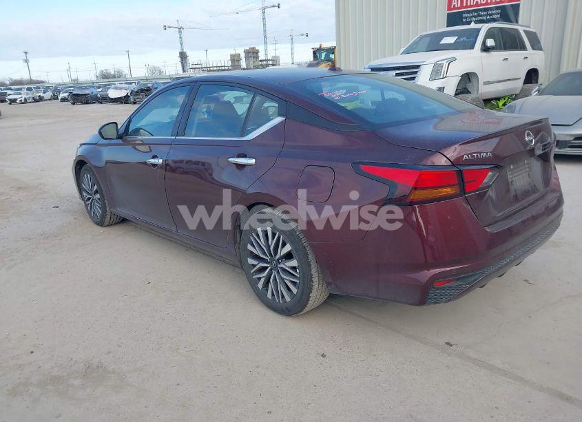 Photo 3 of 2025 Nissan Altima SV FWD (VIN 1N4BL4DV9SN325576)