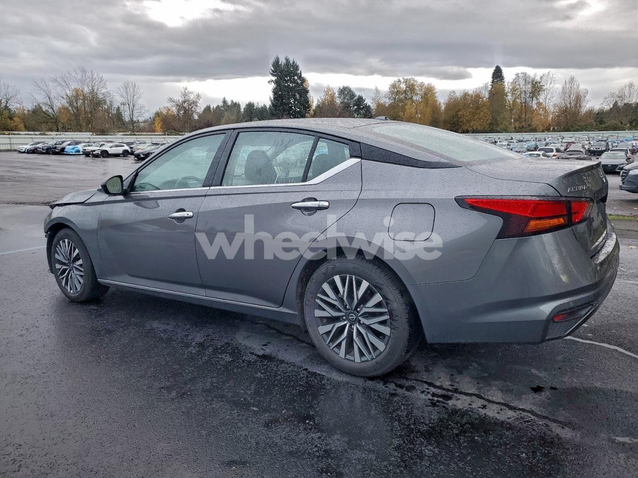 Photo 2 of 2025 NISSAN ALTIMA SV (VIN 1N4BL4DV9SN337243)