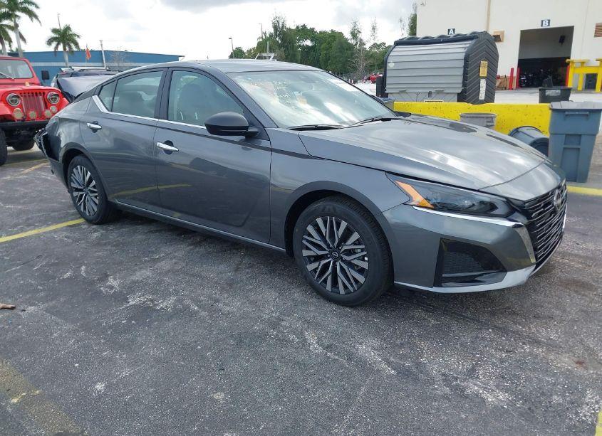 2025 Nissan Altima SV FWD (VIN 1N4BL4DV9SN340238) main photo