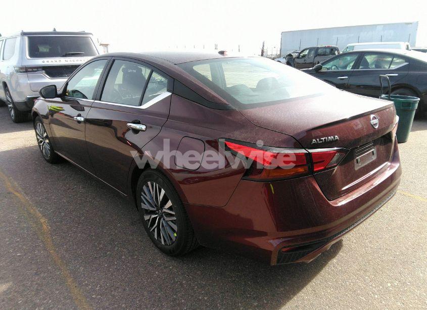 Photo 3 of 2025 Nissan Altima SV FWD (VIN 1N4BL4DV9SN361705)