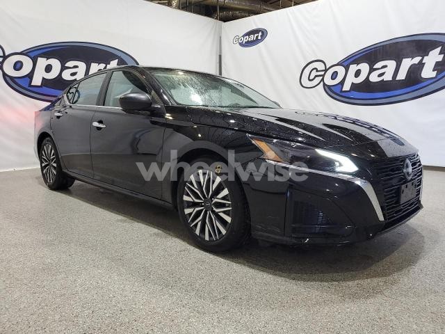 Photo 4 of 2025 NISSAN ALTIMA SV (VIN 1N4BL4DV9SN397720)