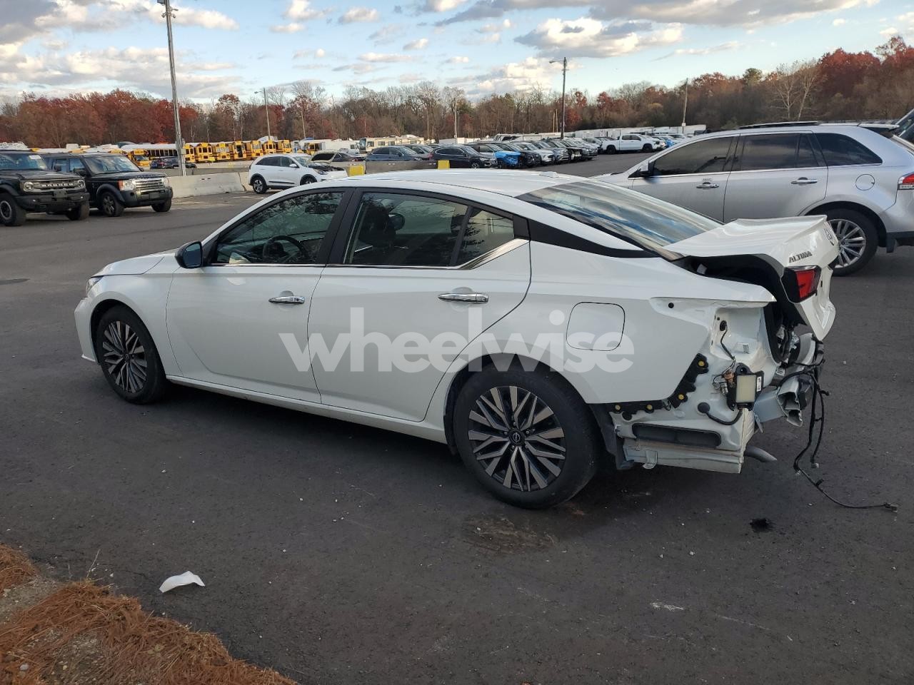 Photo 2 of 2025 NISSAN ALTIMA SV (VIN 1N4BL4DV9SN400096)