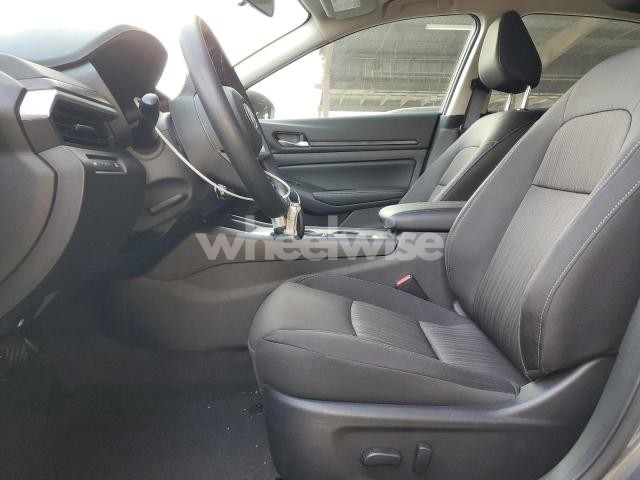 Photo 3 of 2025 NISSAN ALTIMA SV (VIN 1N4BL4DV9SN403810)