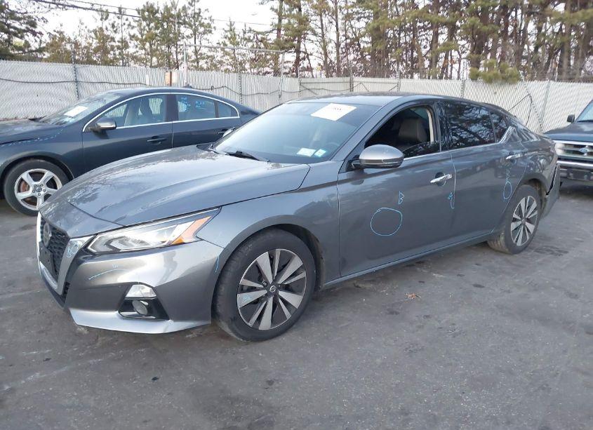 Photo 2 of 2019 Nissan Altima 2.5 SV (VIN 1N4BL4DVXKC105407)