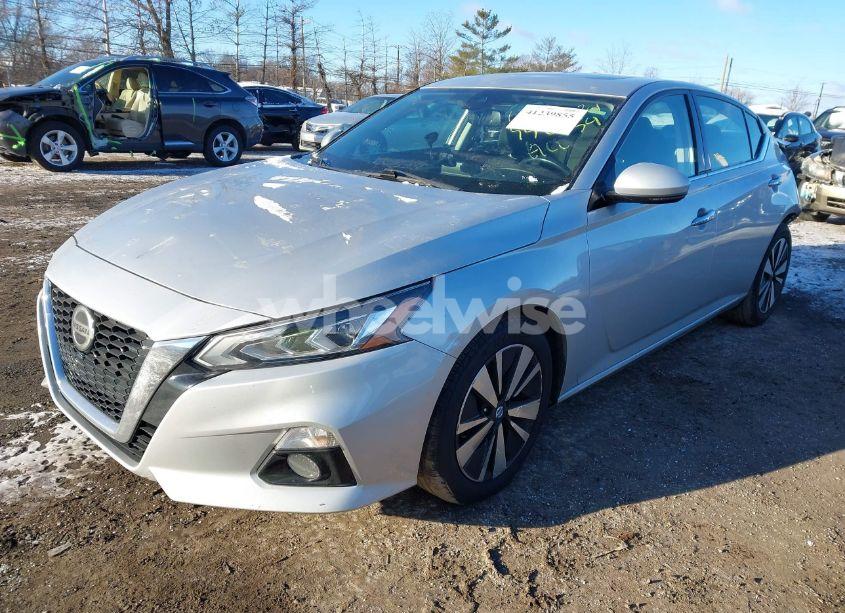 Photo 2 of 2019 Nissan Altima 2.5 SV (VIN 1N4BL4DVXKC107870)