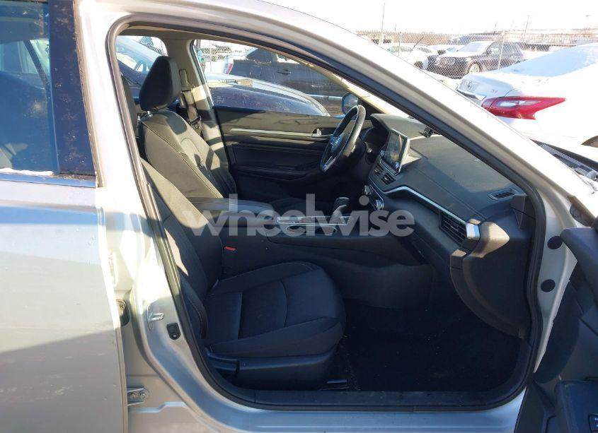 Photo 5 of 2019 Nissan Altima 2.5 SV (VIN 1N4BL4DVXKC107870)