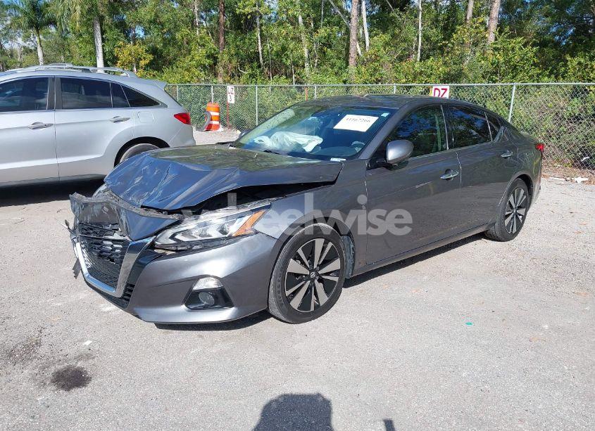 Photo 2 of 2019 Nissan Altima 2.5 SV (VIN 1N4BL4DVXKC120912)