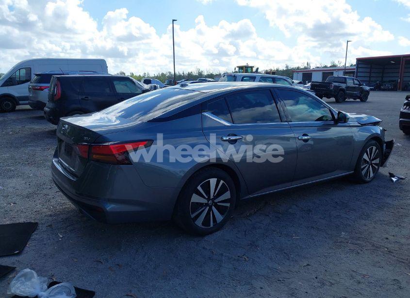 Photo 4 of 2019 Nissan Altima 2.5 SV (VIN 1N4BL4DVXKC120912)