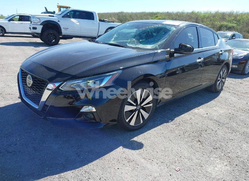 Photo 2 of 2019 Nissan Altima 2.5 SV (VIN 1N4BL4DVXKC124099)