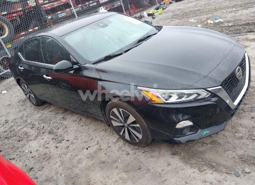 2019 Nissan Altima 2.5 SV (VIN 1N4BL4DVXKC140724) main photo
