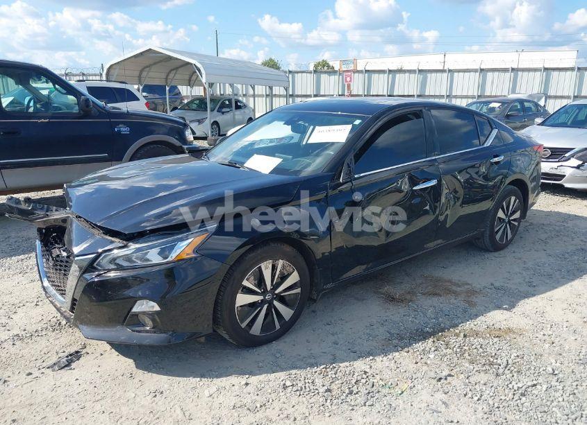 Photo 2 of 2019 Nissan Altima 2.5 SV (VIN 1N4BL4DVXKC185923)