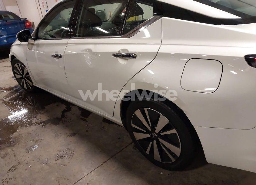 Photo 18 of 2020 Nissan Altima SV FWD (VIN 1N4BL4DVXLC246009)