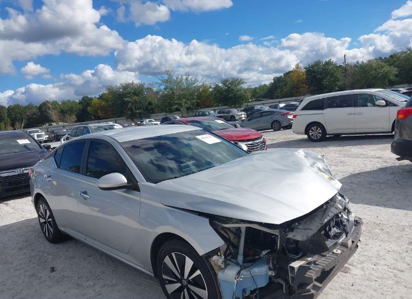 2021 Nissan Altima SV FWD (VIN 1N4BL4DVXMN312063) main photo