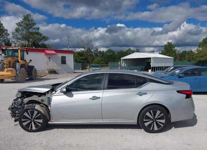 Photo 14 of 2021 Nissan Altima SV FWD (VIN 1N4BL4DVXMN312063)