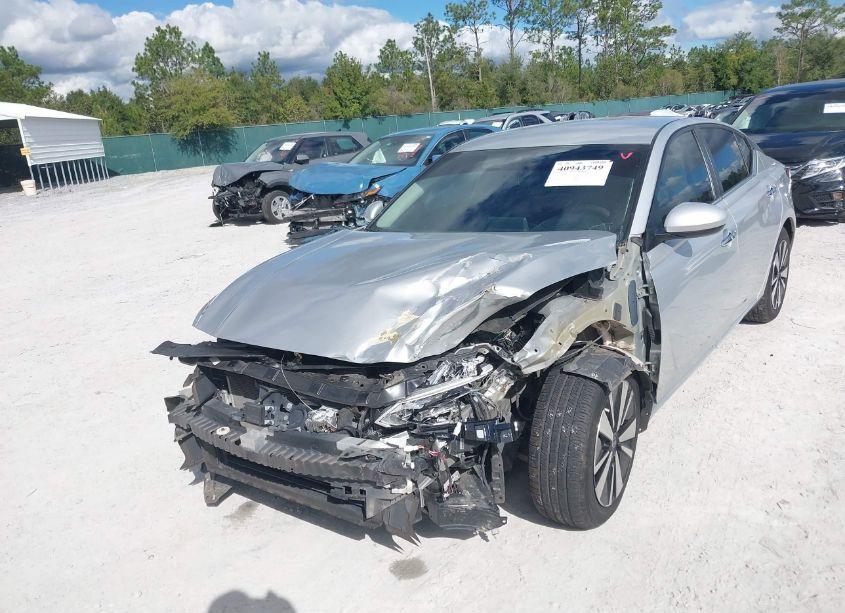 Photo 2 of 2021 Nissan Altima SV FWD (VIN 1N4BL4DVXMN312063)