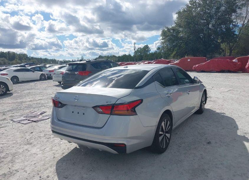 Photo 4 of 2021 Nissan Altima SV FWD (VIN 1N4BL4DVXMN312063)