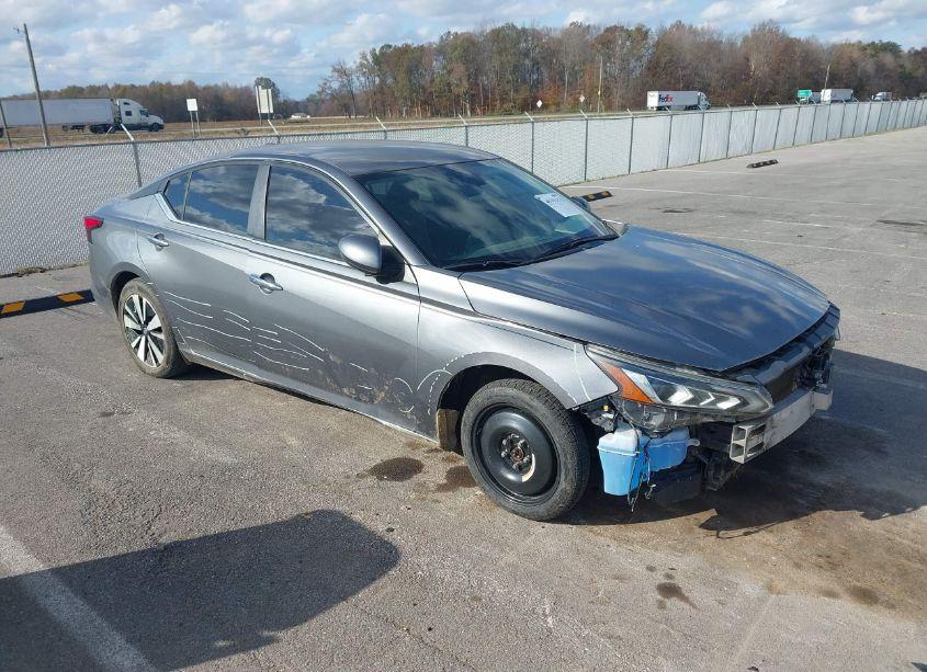 2021 Nissan Altima SV FWD (VIN 1N4BL4DVXMN324729) main photo