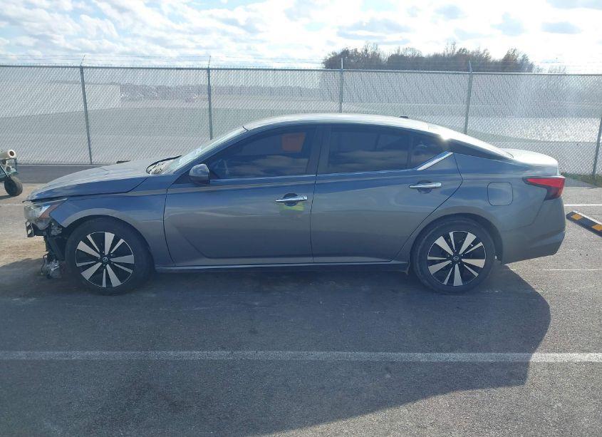 Photo 15 of 2021 Nissan Altima SV FWD (VIN 1N4BL4DVXMN324729)