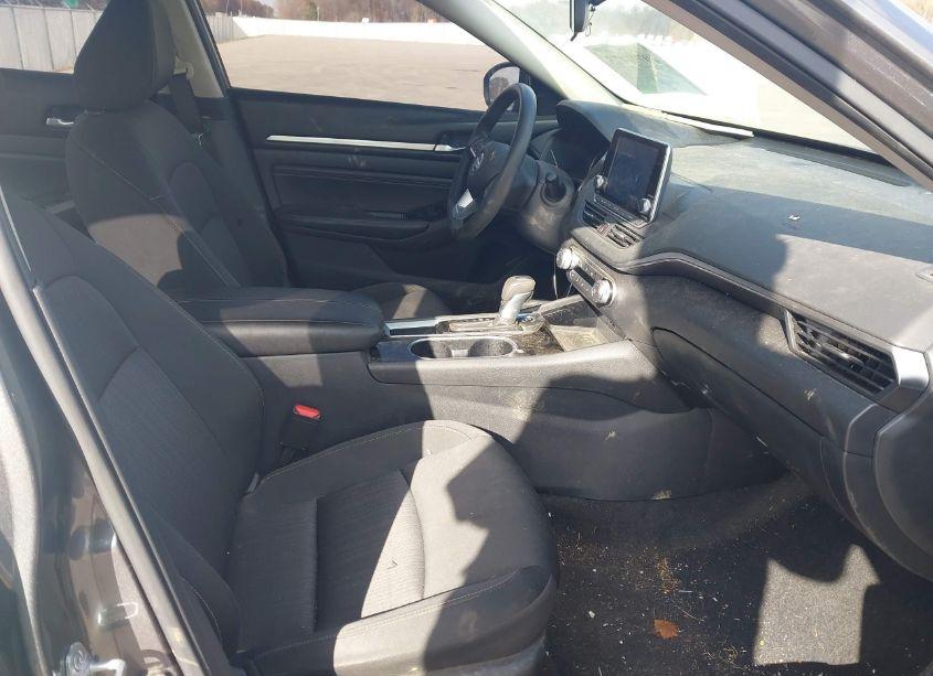 Photo 5 of 2021 Nissan Altima SV FWD (VIN 1N4BL4DVXMN324729)