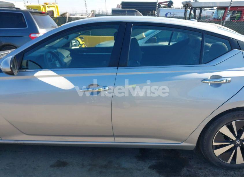Photo 14 of 2021 Nissan Altima SV FWD (VIN 1N4BL4DVXMN333642)