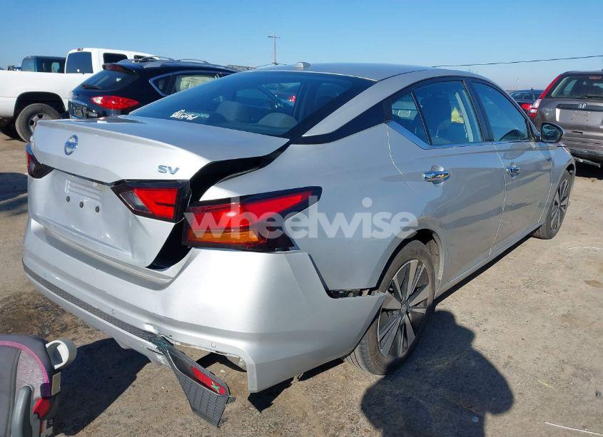 Photo 4 of 2021 Nissan Altima SV FWD (VIN 1N4BL4DVXMN333642)