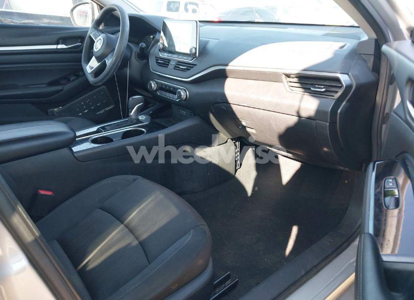 Photo 5 of 2021 Nissan Altima SV FWD (VIN 1N4BL4DVXMN333642)