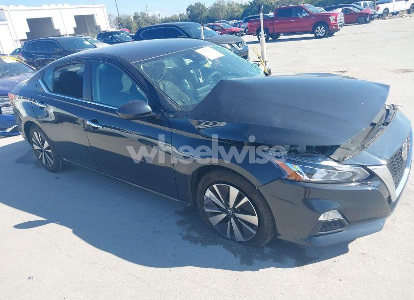 2021 Nissan Altima SV FWD (VIN 1N4BL4DVXMN335553) main photo
