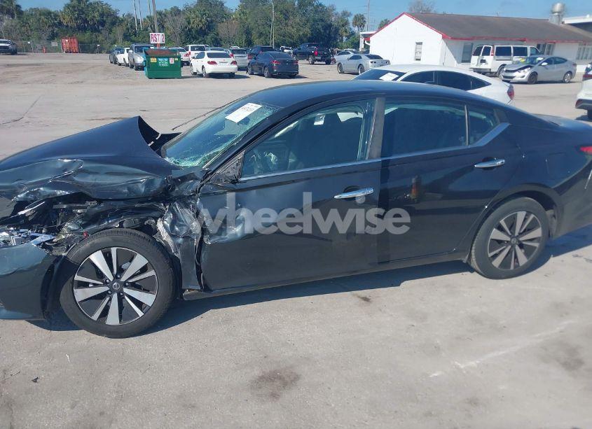 Photo 14 of 2021 Nissan Altima SV FWD (VIN 1N4BL4DVXMN335553)