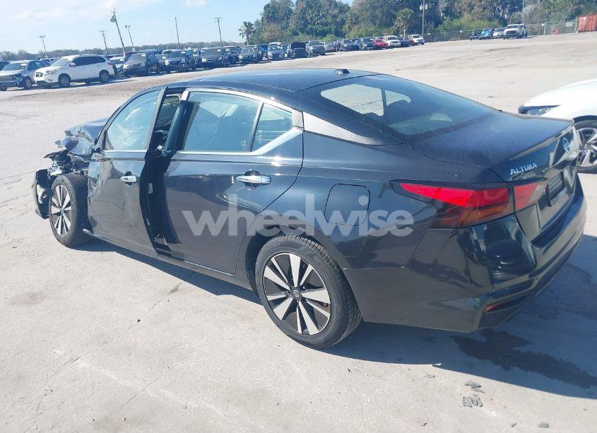 Photo 3 of 2021 Nissan Altima SV FWD (VIN 1N4BL4DVXMN335553)