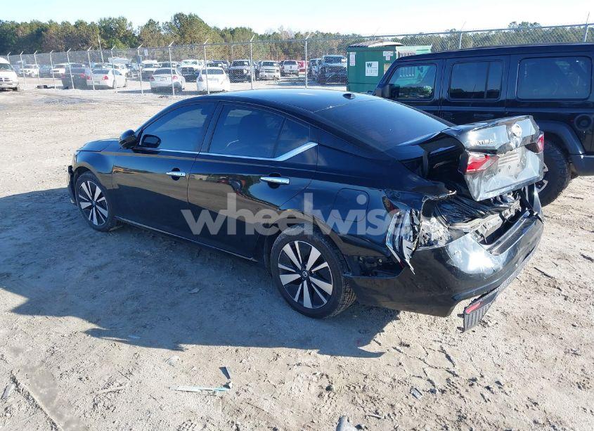 Photo 3 of 2021 Nissan Altima SV FWD (VIN 1N4BL4DVXMN347945)