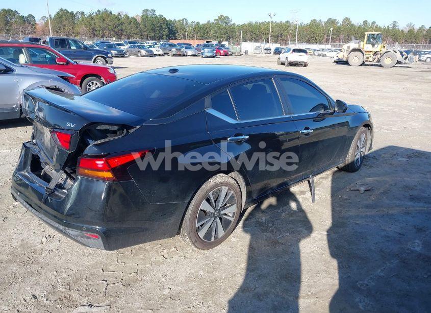 Photo 4 of 2021 Nissan Altima SV FWD (VIN 1N4BL4DVXMN347945)