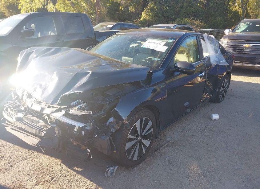 Photo 2 of 2021 Nissan Altima SV FWD (VIN 1N4BL4DVXMN408596)