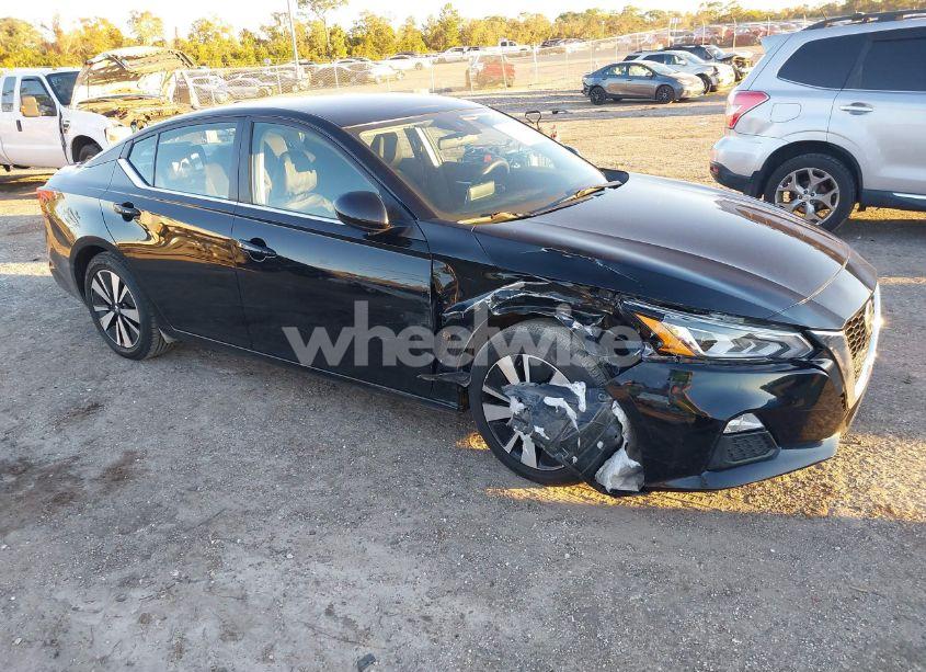 2022 Nissan Altima SV FWD (VIN 1N4BL4DVXNN317720) main photo