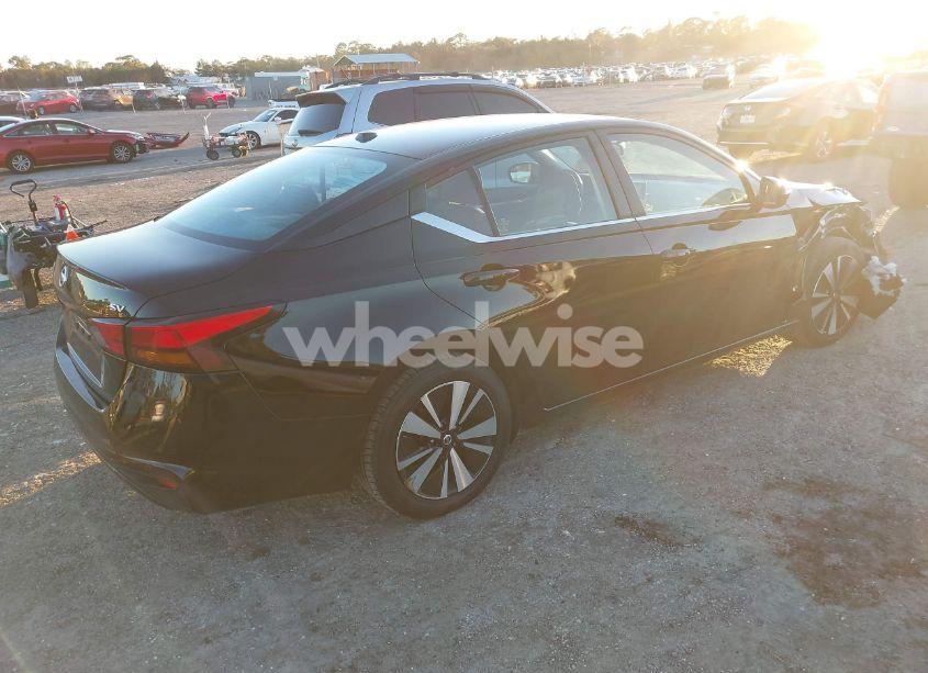 Photo 4 of 2022 Nissan Altima SV FWD (VIN 1N4BL4DVXNN317720)