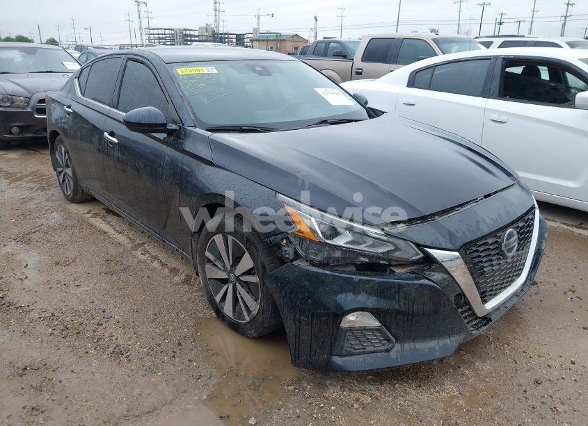 2022 Nissan Altima SV FWD (VIN 1N4BL4DVXNN324148) main photo