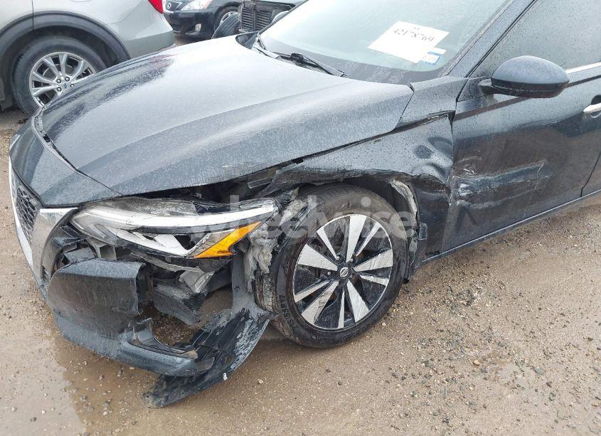 Photo 6 of 2022 Nissan Altima SV FWD (VIN 1N4BL4DVXNN324148)