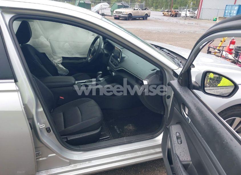 Photo 5 of 2022 Nissan Altima SV FWD (VIN 1N4BL4DVXNN326160)