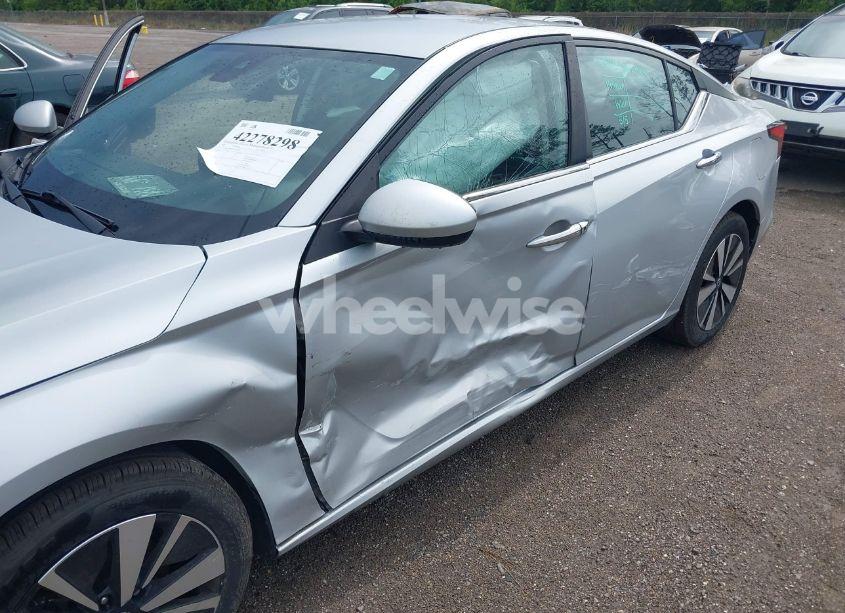 Photo 6 of 2022 Nissan Altima SV FWD (VIN 1N4BL4DVXNN326160)