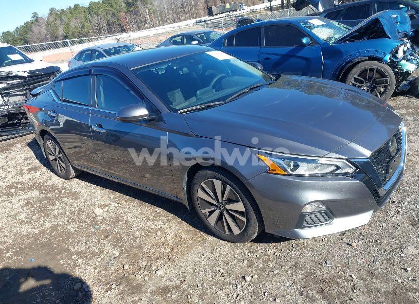 2022 Nissan Altima SV FWD (VIN 1N4BL4DVXNN340348) main photo