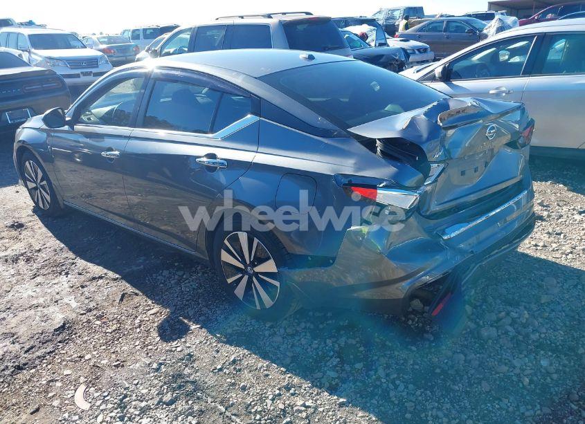 Photo 3 of 2022 Nissan Altima SV FWD (VIN 1N4BL4DVXNN340348)