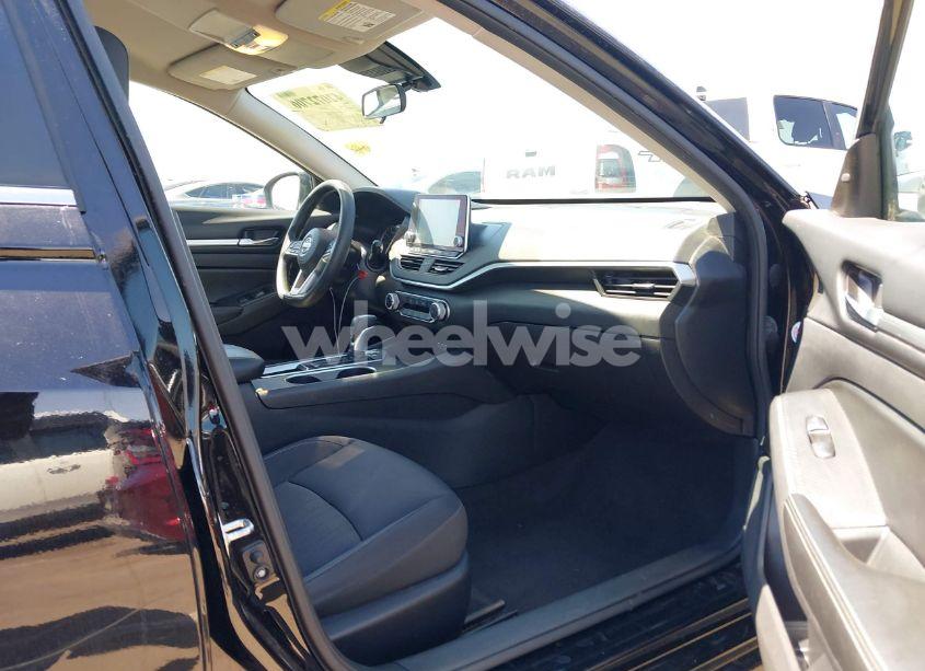 Photo 5 of 2022 Nissan Altima SV FWD (VIN 1N4BL4DVXNN351088)