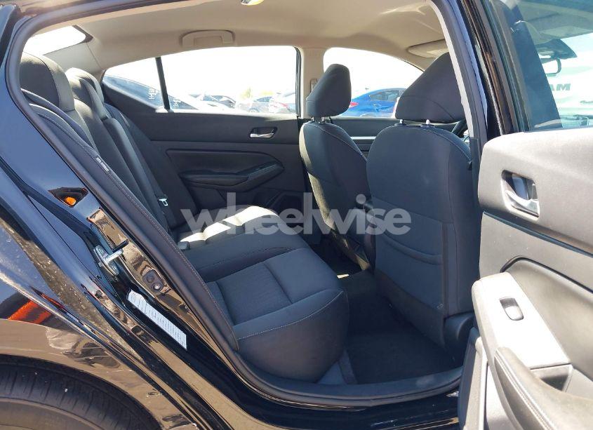 Photo 8 of 2022 Nissan Altima SV FWD (VIN 1N4BL4DVXNN351088)