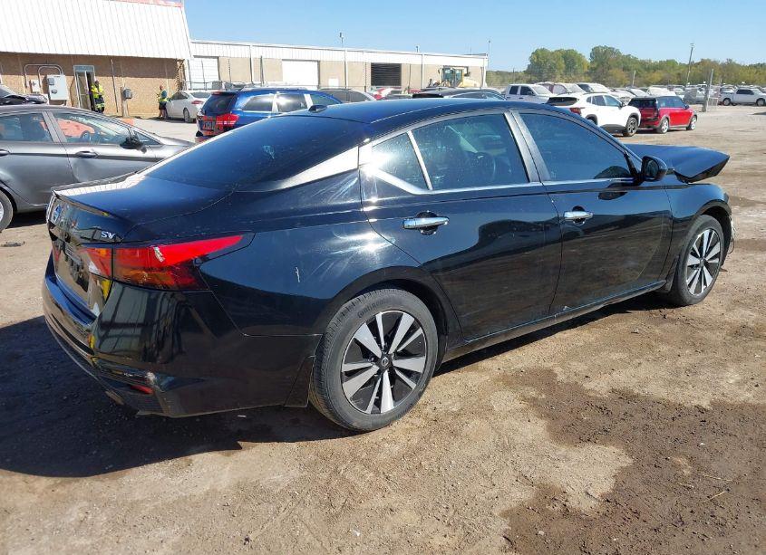 Photo 4 of 2022 Nissan Altima SV FWD (VIN 1N4BL4DVXNN378503)