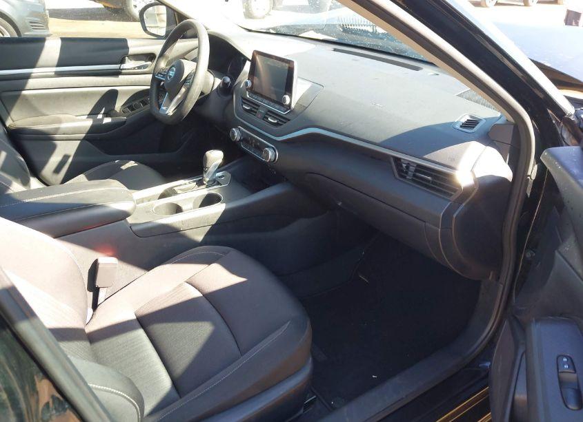 Photo 5 of 2022 Nissan Altima SV FWD (VIN 1N4BL4DVXNN378503)