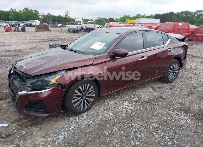 Photo 2 of 2023 Nissan Altima SV FWD (VIN 1N4BL4DVXPN320667)