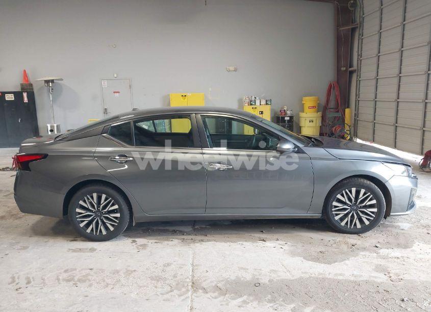 Photo 13 of 2023 Nissan Altima SV FWD (VIN 1N4BL4DVXPN320684)