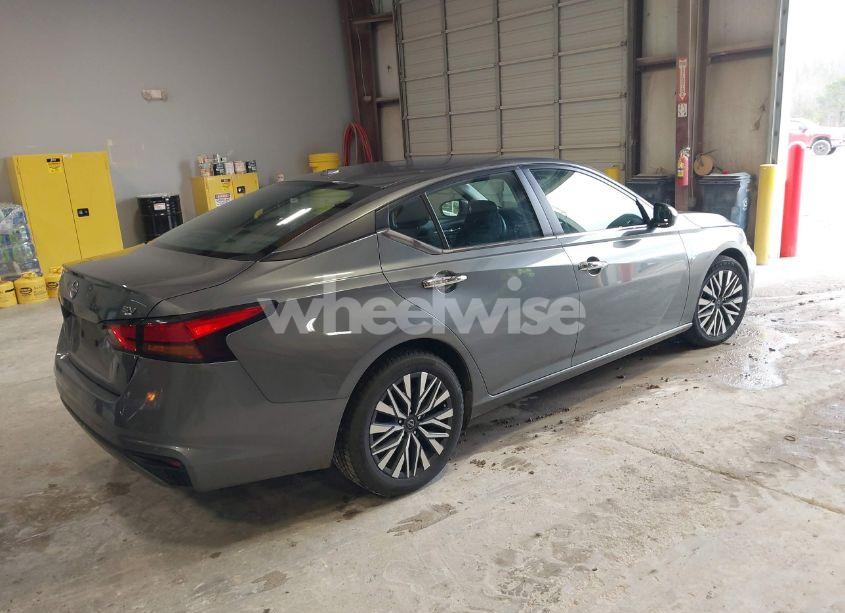 Photo 4 of 2023 Nissan Altima SV FWD (VIN 1N4BL4DVXPN320684)