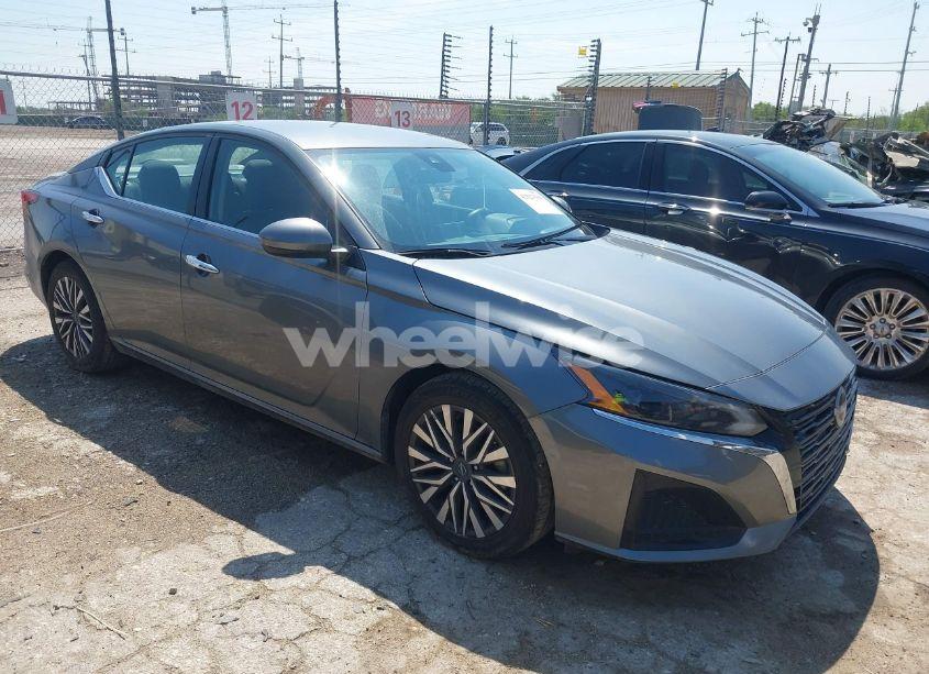 2023 Nissan Altima SV FWD (VIN 1N4BL4DVXPN324993) main photo