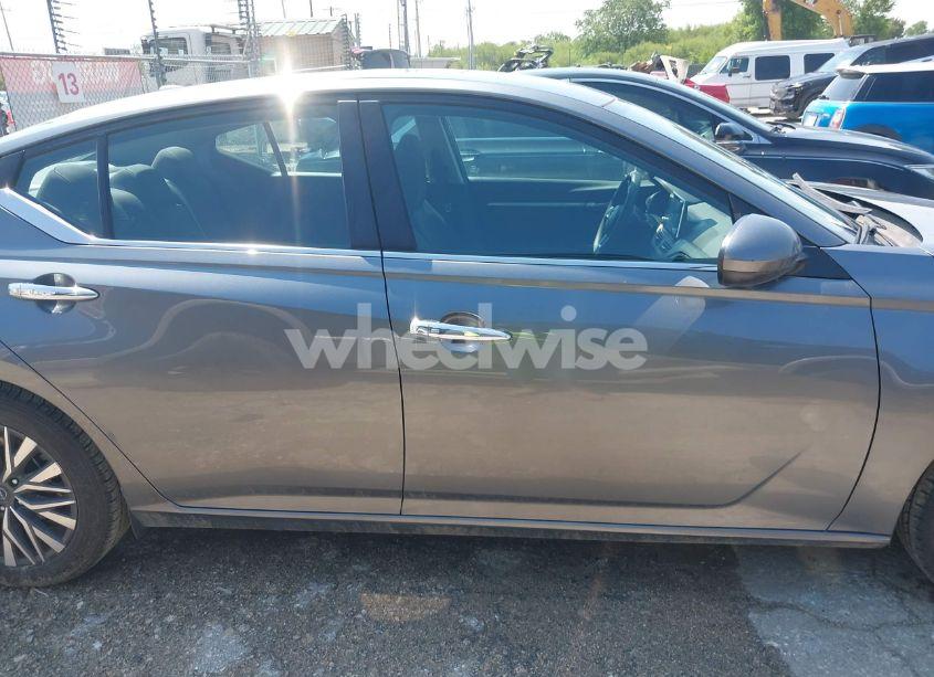 Photo 13 of 2023 Nissan Altima SV FWD (VIN 1N4BL4DVXPN324993)