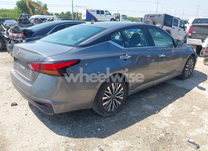 Photo 4 of 2023 Nissan Altima SV FWD (VIN 1N4BL4DVXPN324993)